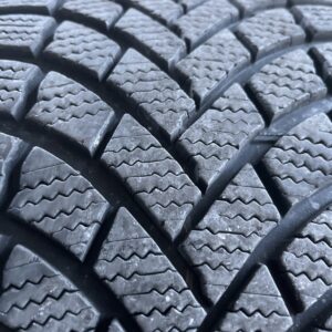 Bridgestone 2354518 98V