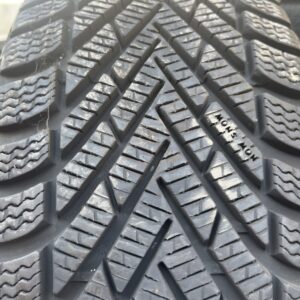 Pirelli 1956515 95T